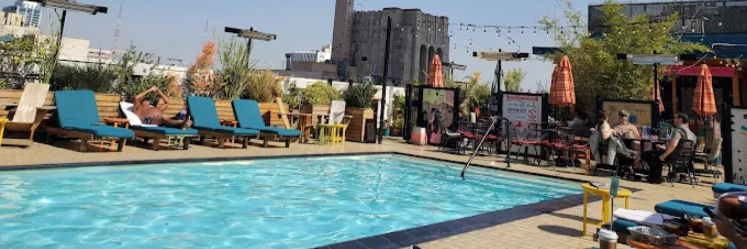 Cocktail at Broken Shaker