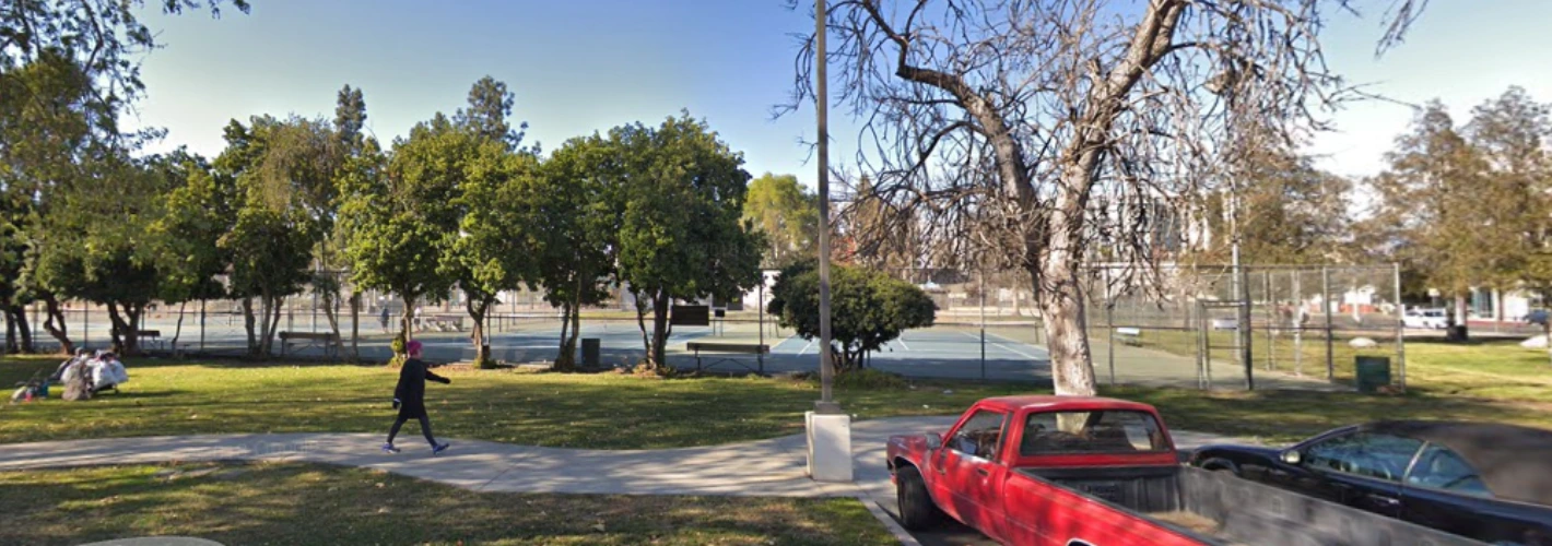 Coach David Teaching Tennis