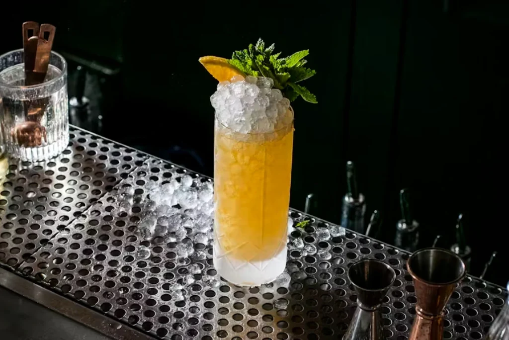 Top 10 Famous Cocktail Bars in New York City, USA