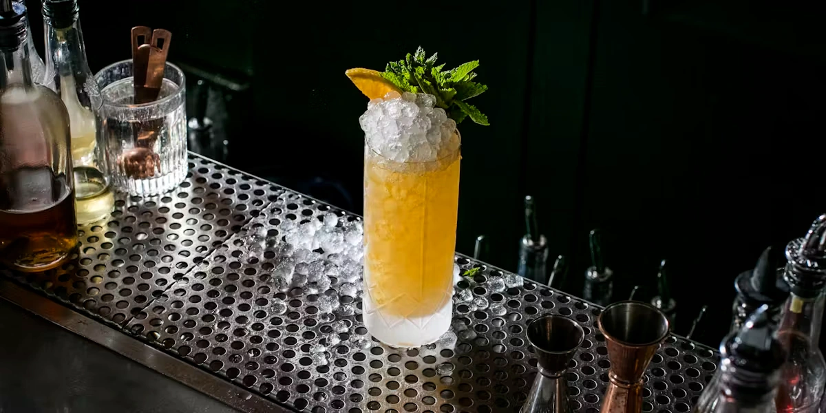 Top 10 Famous Cocktail Bars in New York City, USA