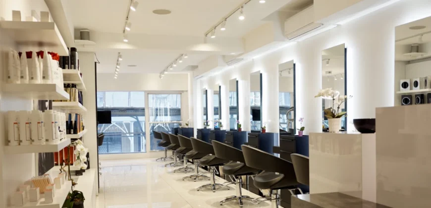 Nunzio Saviano Salon