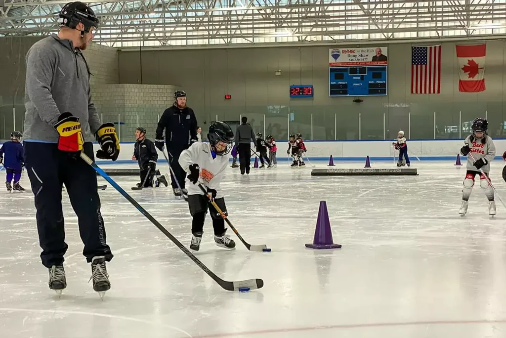 Top 10 Famous Hockey Grounds & Clubs in Rochester, MN – 2025