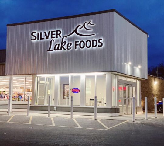 Silver Lake Shopping Center