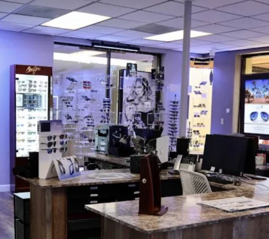 Moon Valley Eyecare – Dr. Jesse Dominguez
