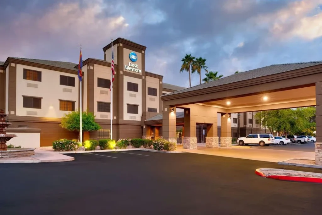 Top 10 Best Famous Hotels & Resorts in Phoenix City, USA – 2025